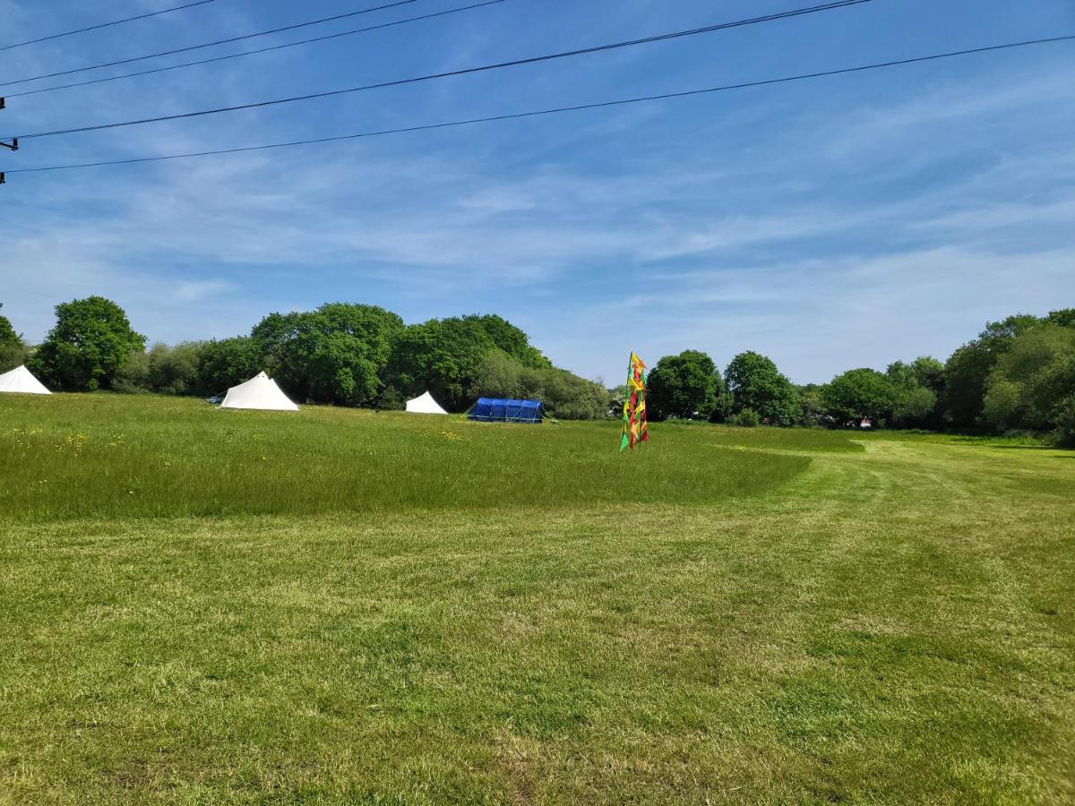 Dorset Glamping Fields Hotel Corfe Mullen Екстериор снимка